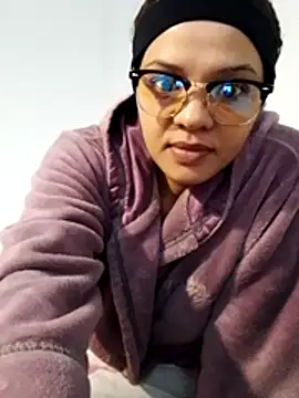 Snapshot of Cadence28 chatting on November 23, 2025, 4:23 am Cadence28 online show from November 23, 2025, 4:23 am