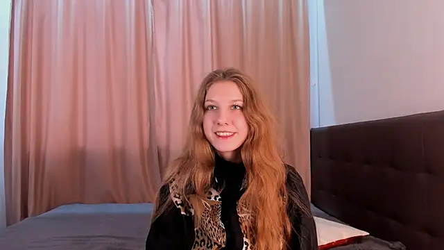 HazeLuneth online show from February 17, 2026, 6:32 am