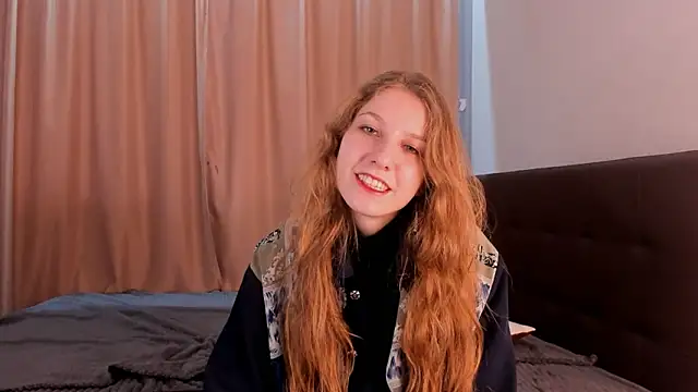 HazeLuneth online show from February 18, 2026, 6:31 am