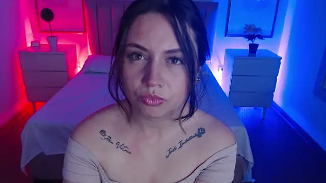 Snapshot of Alice_Sinclair_ chatting on December 3, 2025, 12:14 pm Alice Sinclair online show from December 3, 2025, 12:14 pm