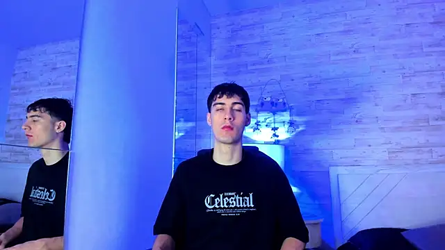 Snapshot of Emir_Ozan_ chatting on November 28, 2025, 11:24 am Emir Ozan online show from November 28, 2025, 11:24 am