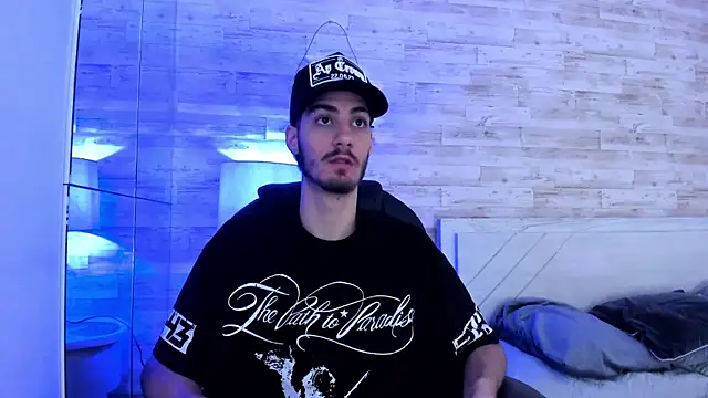 Snapshot of Emir_Ozan_ chatting on January 6, 2026, 11:36 am Emir Ozan online show from January 6, 2026, 11:36 am