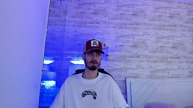 Snapshot of Emir_Ozan_ chatting on January 10, 2026, 11:34 am Emir Ozan online show from January 10, 2026, 11:34 am