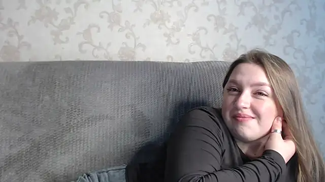 GirlPlayer online show from June 15, 2026, 7:43 am