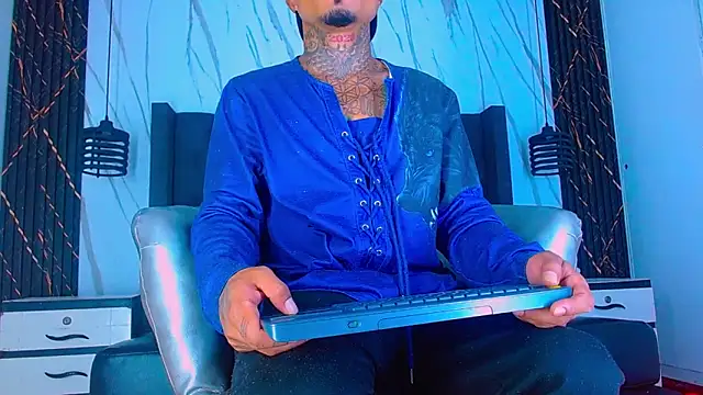 Hot Latino x online show from February 17, 2026, 12:34 pm