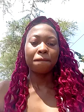 Snapshot of Sweethoneypot25 chatting on February 6, 2026, 12:08 pm Sweethoneypot25 online show from February 6, 2026, 12:08 pm