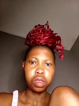 Snapshot of Sweethoneypot25 chatting on February 13, 2026, 11:01 pm Sweethoneypot25 online show from February 13, 2026, 11:01 pm