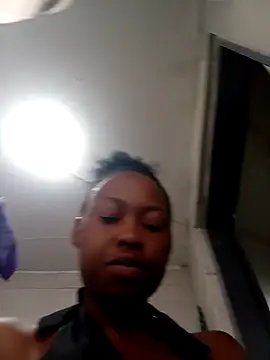 Snapshot of Sweethoneypot25 chatting on March 1, 2026, 1:02 pm Sweethoneypot25 online show from March 1, 2026, 1:02 pm