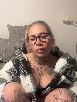 Antoniia69 online show from December 19, 2025, 3:19 pm