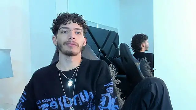 JojoBraando online show from November 28, 2025, 10:45 pm