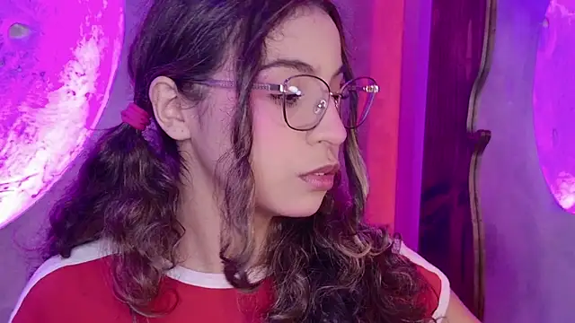 Snapshot of Kaaory chatting on January 5, 2026, 5:27 pm Kaaory online show from January 5, 2026, 5:27 pm