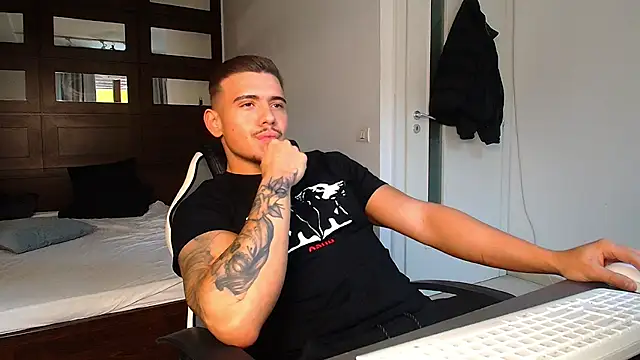 ElijahThorne online show from February 19, 2026, 10:22 am