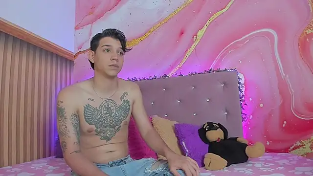 Snapshot of Ares_infernal chatting on November 24, 2025, 3:17 am Ares infernal online show from November 24, 2025, 3:17 am