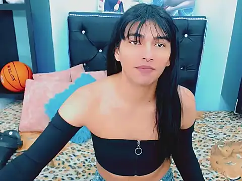 xwetdreamsx online show from November 29, 2025, 8:45 pm