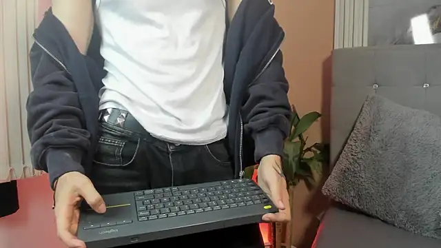 eren jeager online show from April 8, 2026, 1:49 am