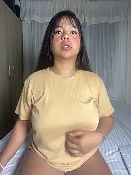 Snapshot of katthyasmitth chatting on March 17, 2026, 12:04 am katthyasmitth online show from March 17, 2026, 12:04 am