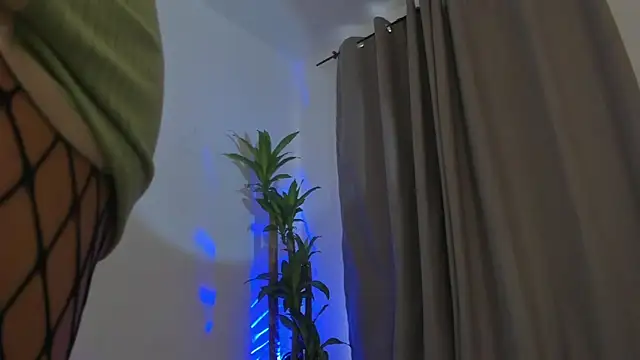 Catty Noir online show from November 25, 2025, 9:59 pm