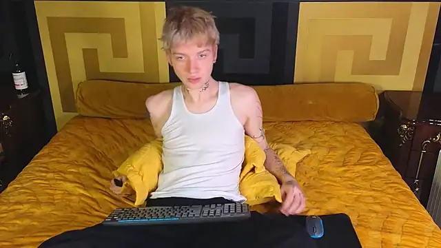 Snapshot of TRAVIS_CLAS chatting on November 27, 2025, 8:11 pm TRAVIS CLAS online show from November 27, 2025, 8:11 pm