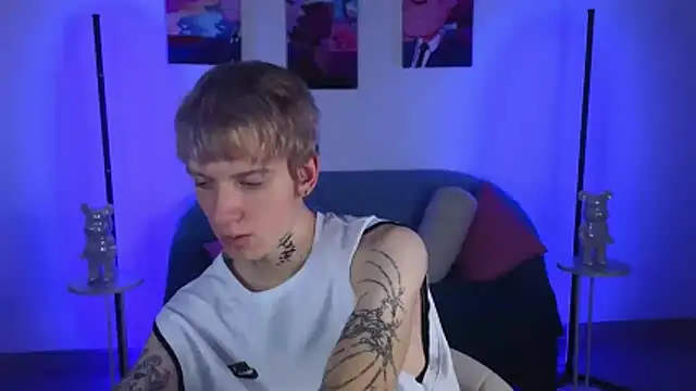 Snapshot of TRAVIS_CLAS chatting on November 30, 2025, 8:35 pm TRAVIS CLAS online show from November 30, 2025, 8:35 pm