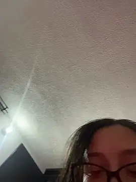 Snapshot of LyaRose chatting on December 17, 2025, 11:33 pm LyaRose online show from December 17, 2025, 11:33 pm