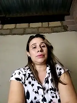 Snapshot of MIA-LARIOS chatting on December 23, 2025, 3:26 am MIA-LARIOS online show from December 23, 2025, 3:26 am