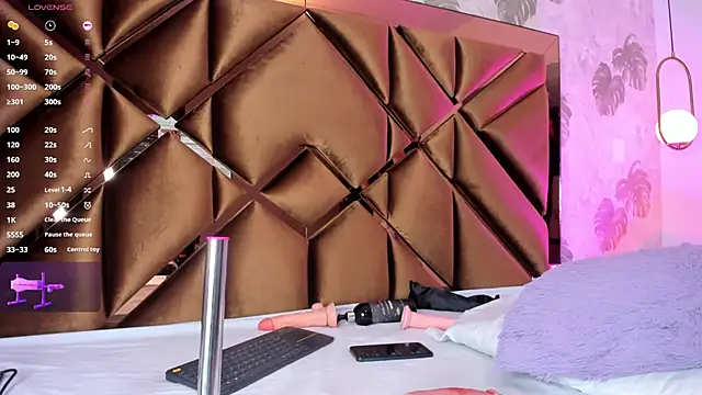 Alexa-Lynx online show from April 15, 2026, 5:36 am