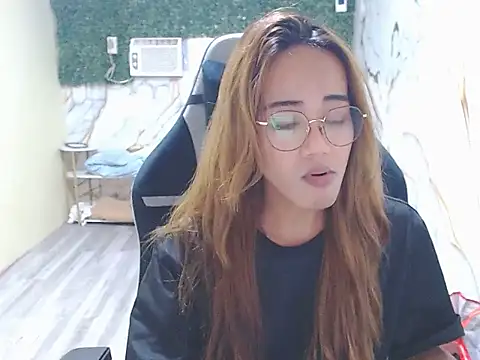 imadriana12 online show from November 23, 2025, 7:52 am