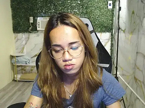 imadriana12 online show from November 26, 2025, 6:14 am