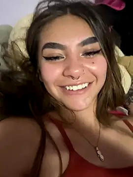 Yunaraa online show from November 26, 2025, 3:29 am