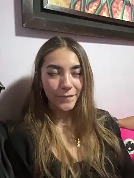 Yunaraa online show from December 14, 2025, 4:07 am