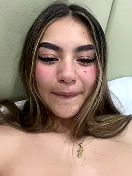 Yunaraa online show from December 20, 2025, 4:52 am