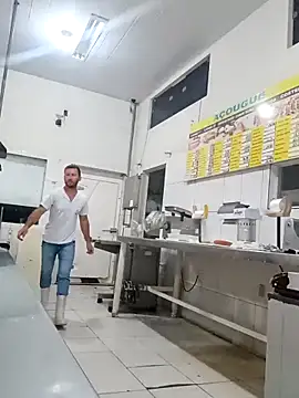 RobertoLuiz84 online show from March 10, 2026, 4:12 pm