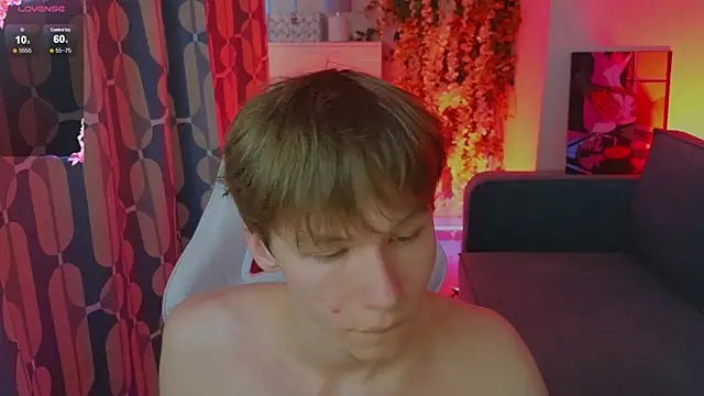 cuMte boy online show from May 22, 2026, 1:35 am