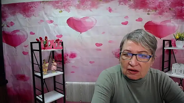 OlgaLuck online show from April 15, 2026, 5:03 am