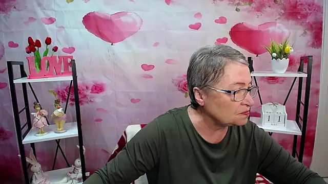 OlgaLuck online show from May 11, 2026, 5:13 am