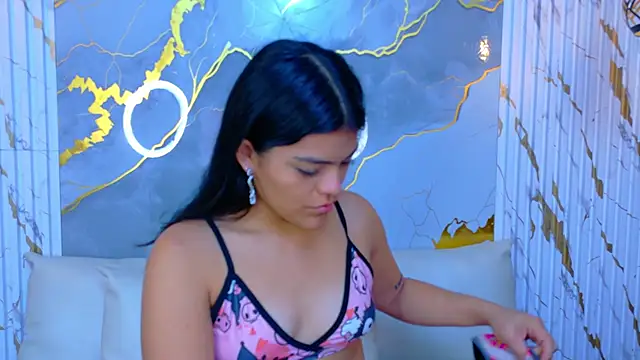 NIKIBUNNY online show from December 18, 2025, 1:50 pm