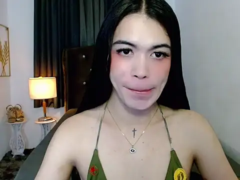 Snapshot of hollyyumiloove chatting on December 3, 2025, 3:10 pm hollyyumiloove online show from December 3, 2025, 3:10 pm