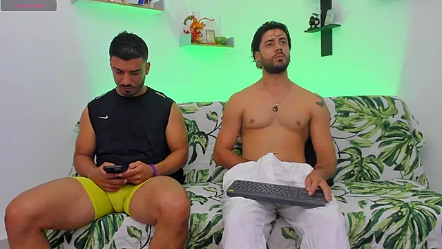 heteros curious online show from May 26, 2026, 3:57 am