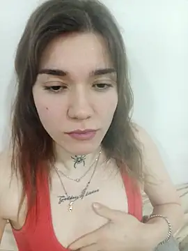 frutillitaaok  online show from November 24, 2025, 3:39 am