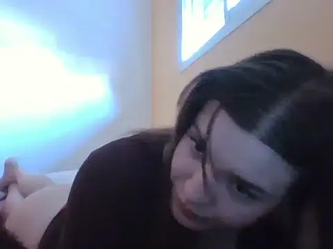 frutillitaaok  online show from March 25, 2026, 8:26 pm