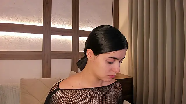 SarhaVega online show from March 6, 2026, 12:34 pm