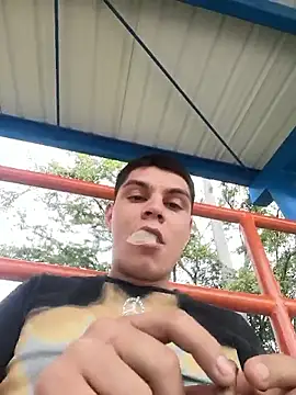 sebastianfelipe online show from February 13, 2026, 4:58 pm