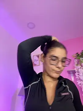 Snapshot of LauraRaider chatting on July 12, 2026, 12:34 am LauraRaider online show from July 12, 2026, 12:34 am