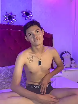 Snapshot of Milan_Rizo chatting on November 23, 2025, 8:19 pm Milan Rizo online show from November 23, 2025, 8:19 pm