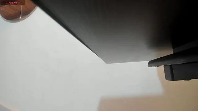 Izelevans online show from April 10, 2026, 9:58 am