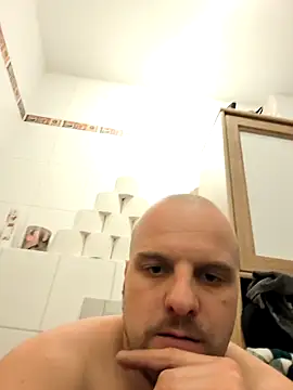 Phoenix2310 online show from February 9, 2026, 1:59 pm