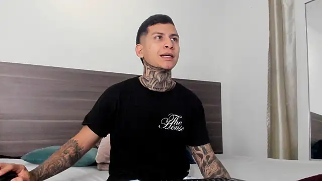 Andrew sanders68 online show from December 4, 2025, 11:13 pm