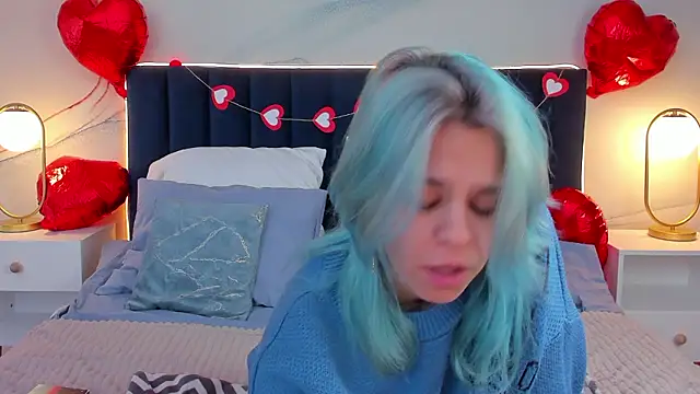 LiraBelle online show from February 12, 2026, 3:23 am