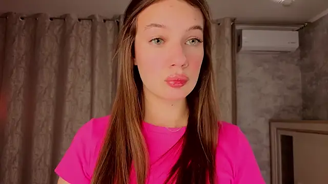 Snapshot of NeliaVandresar chatting on December 1, 2025, 4:06 am NeliaVandresar online show from December 1, 2025, 4:06 am