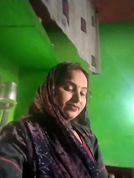 Snapshot of Pooja_hote chatting on November 25, 2025, 3:17 am Pooja hote online show from November 25, 2025, 3:17 am